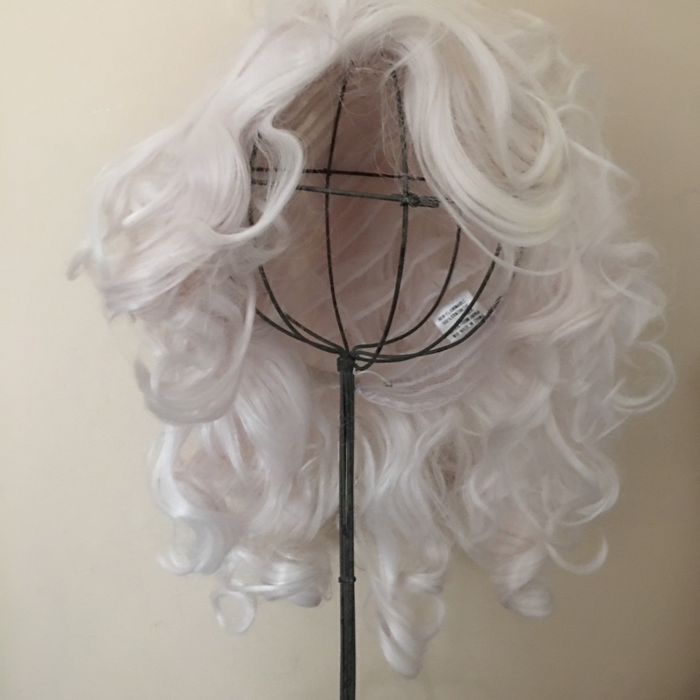 Awesome WHITE WIG! Quality Theatrical COSPLAY